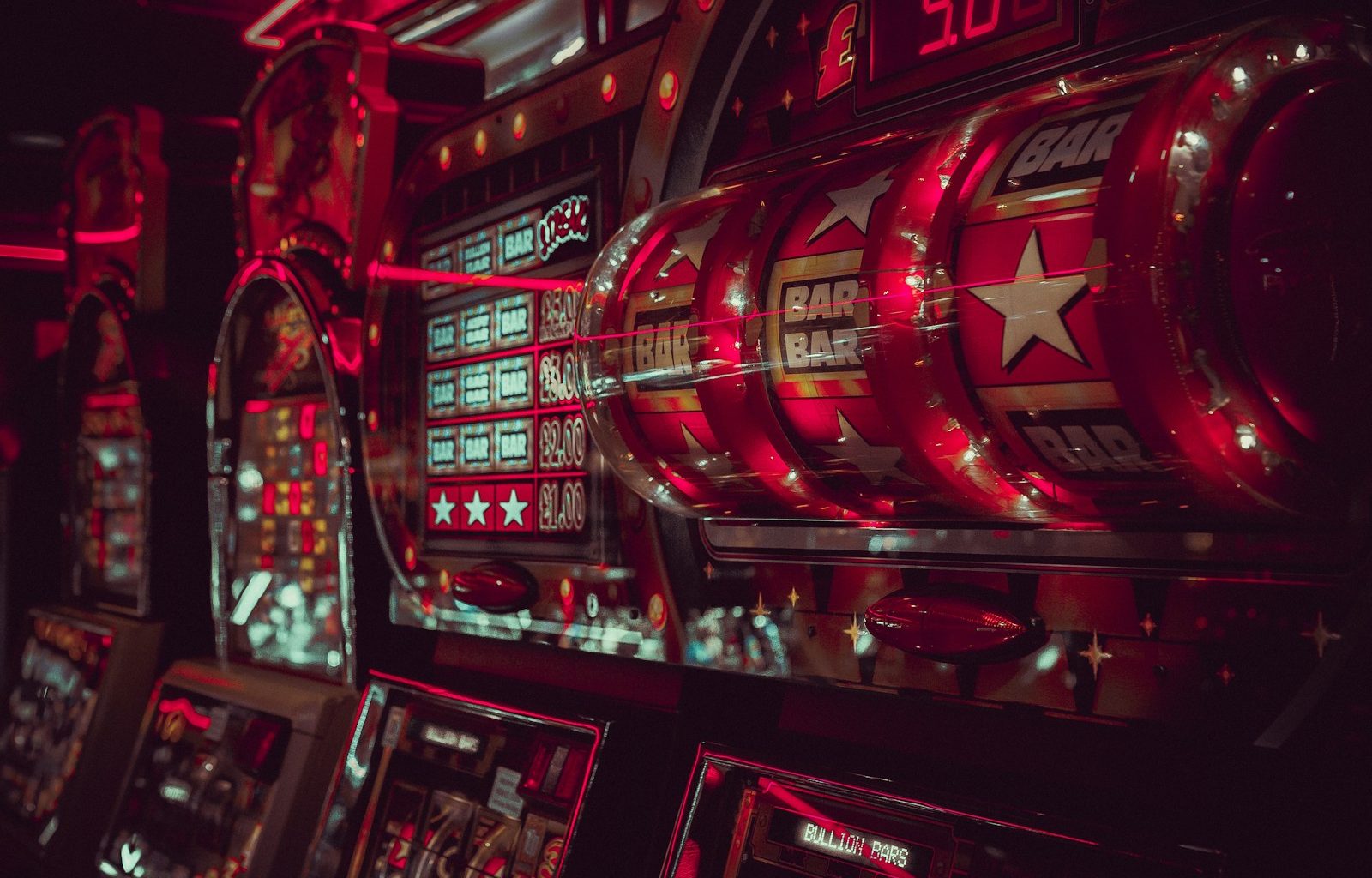 close-up photography of lucky arcade with Bar, Bar, and Star