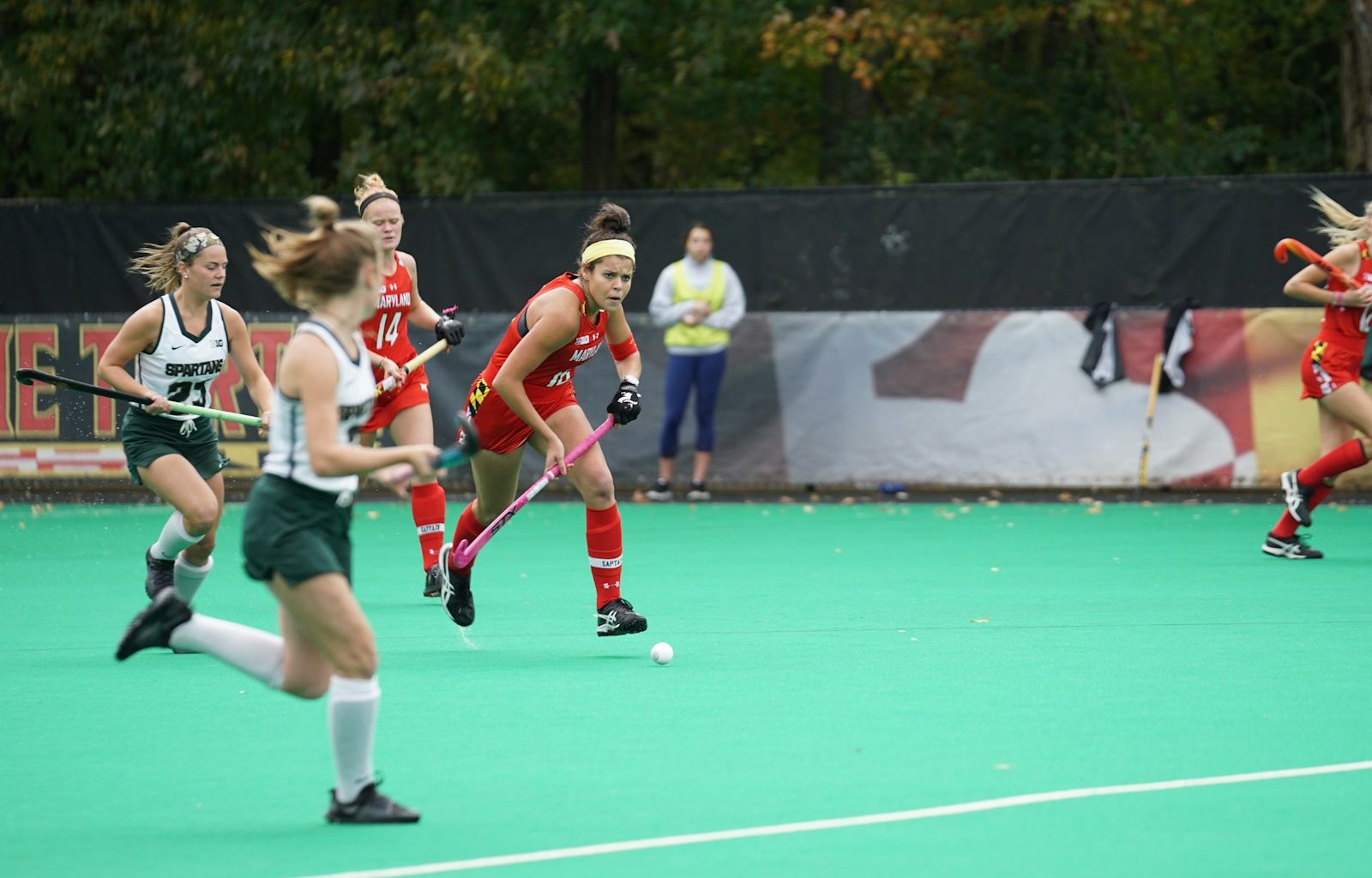 women playing sport